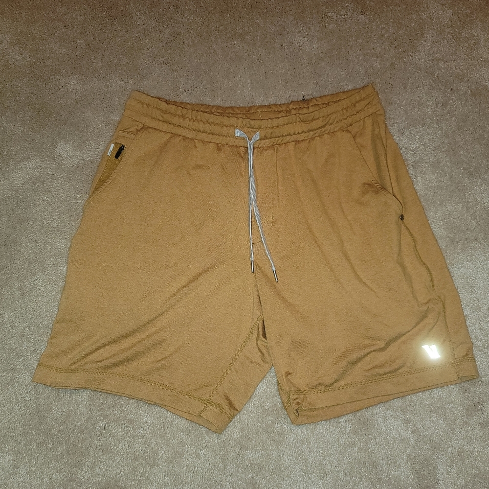 Vuori Ponto Short in mustard color size medium